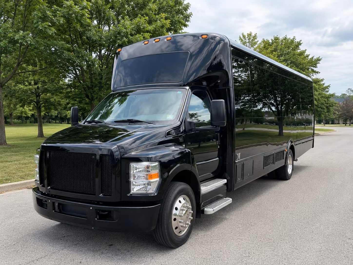 bachelor and bachelorette party buses in baton rouge