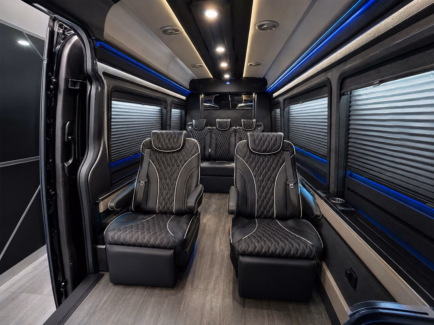 baton rouge airport shuttle buses for employees