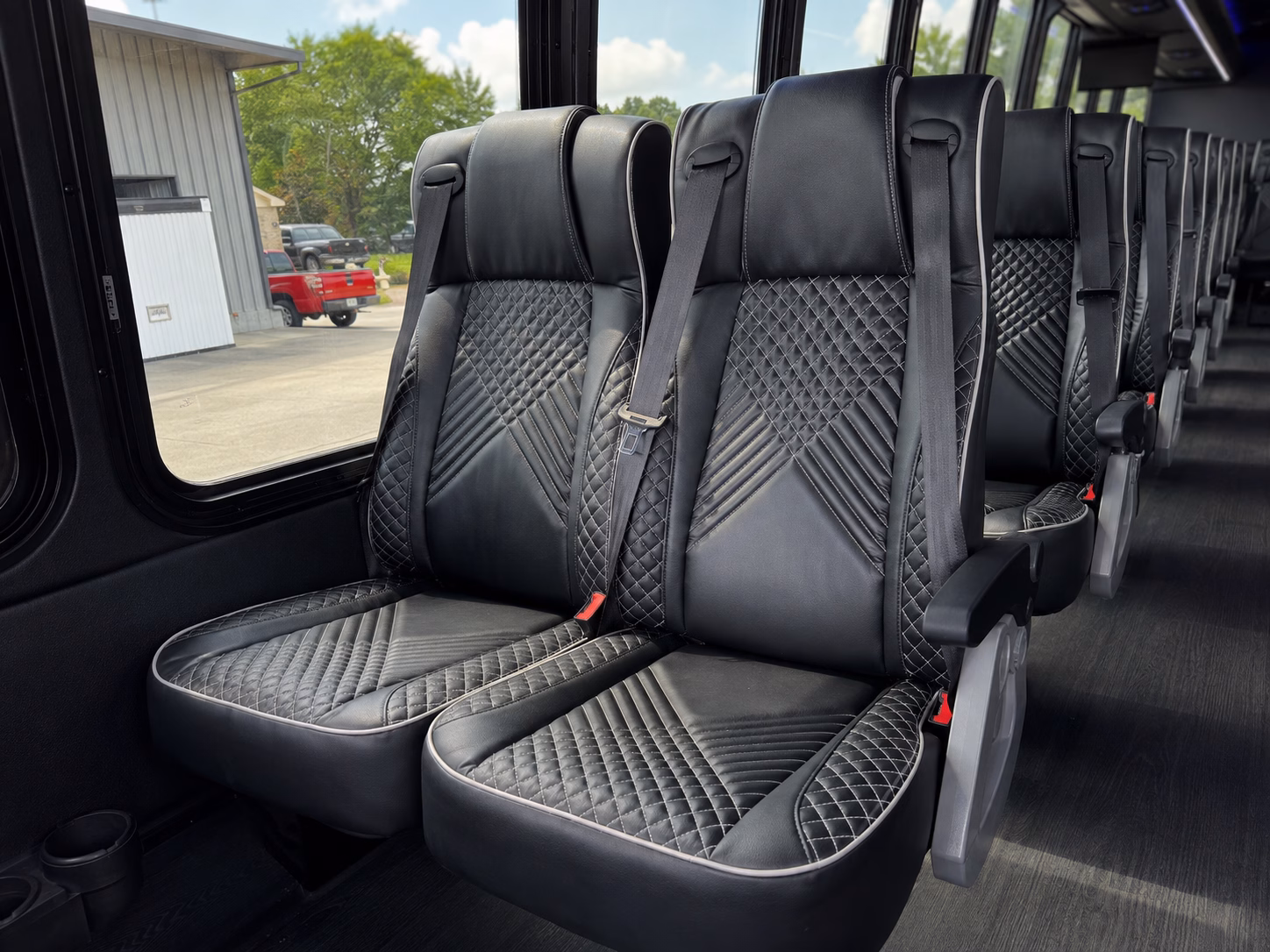 private charter buses for layovers in baton rouge