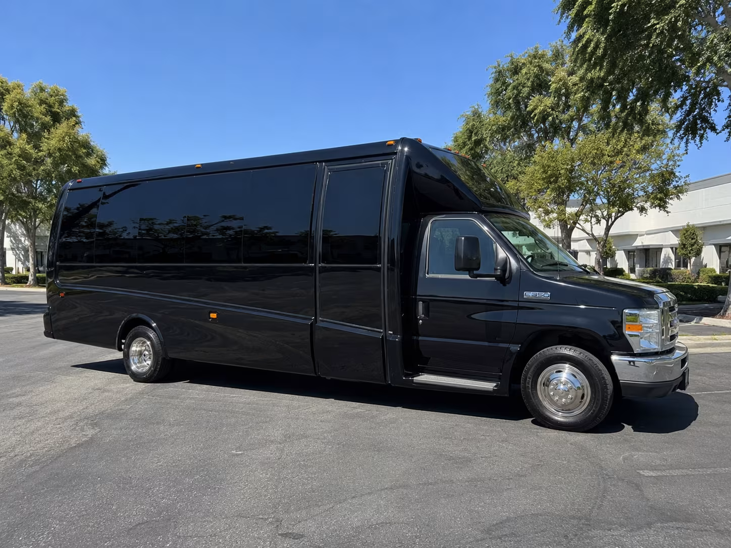 rent a baton rouge prom party bus or charter bus today